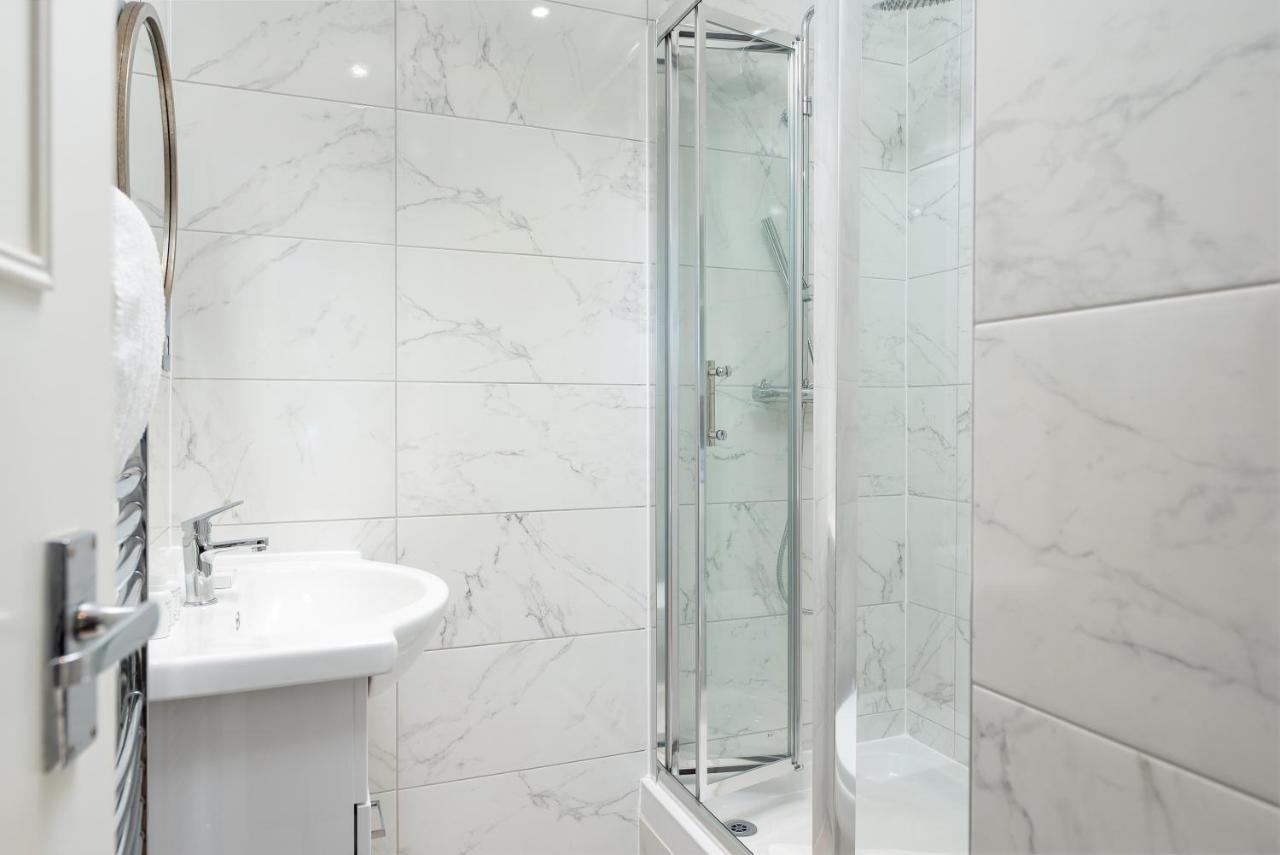 Capital Sloane Street Studio With Balcony London Exterior photo