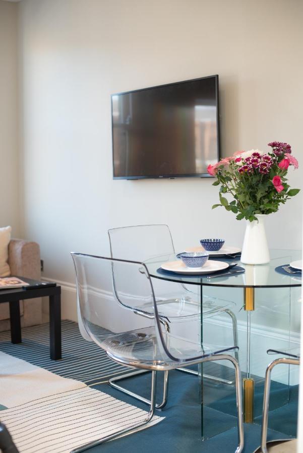 Capital Sloane Street Studio With Balcony London Exterior photo