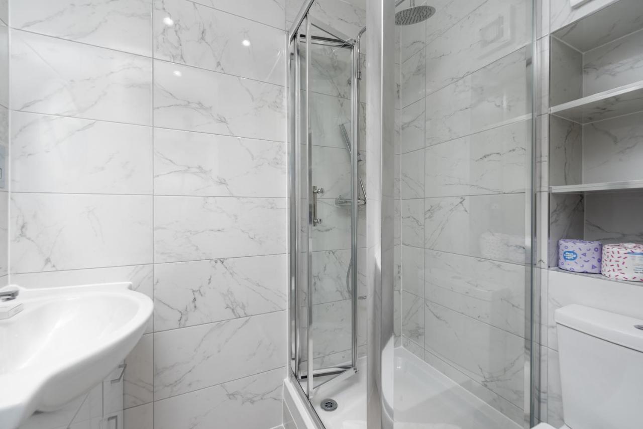 Capital Sloane Street Studio With Balcony London Exterior photo